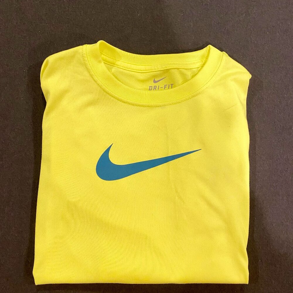 Boys Nike Dri-fit long sleeve tech shirt. Size: boys Medium